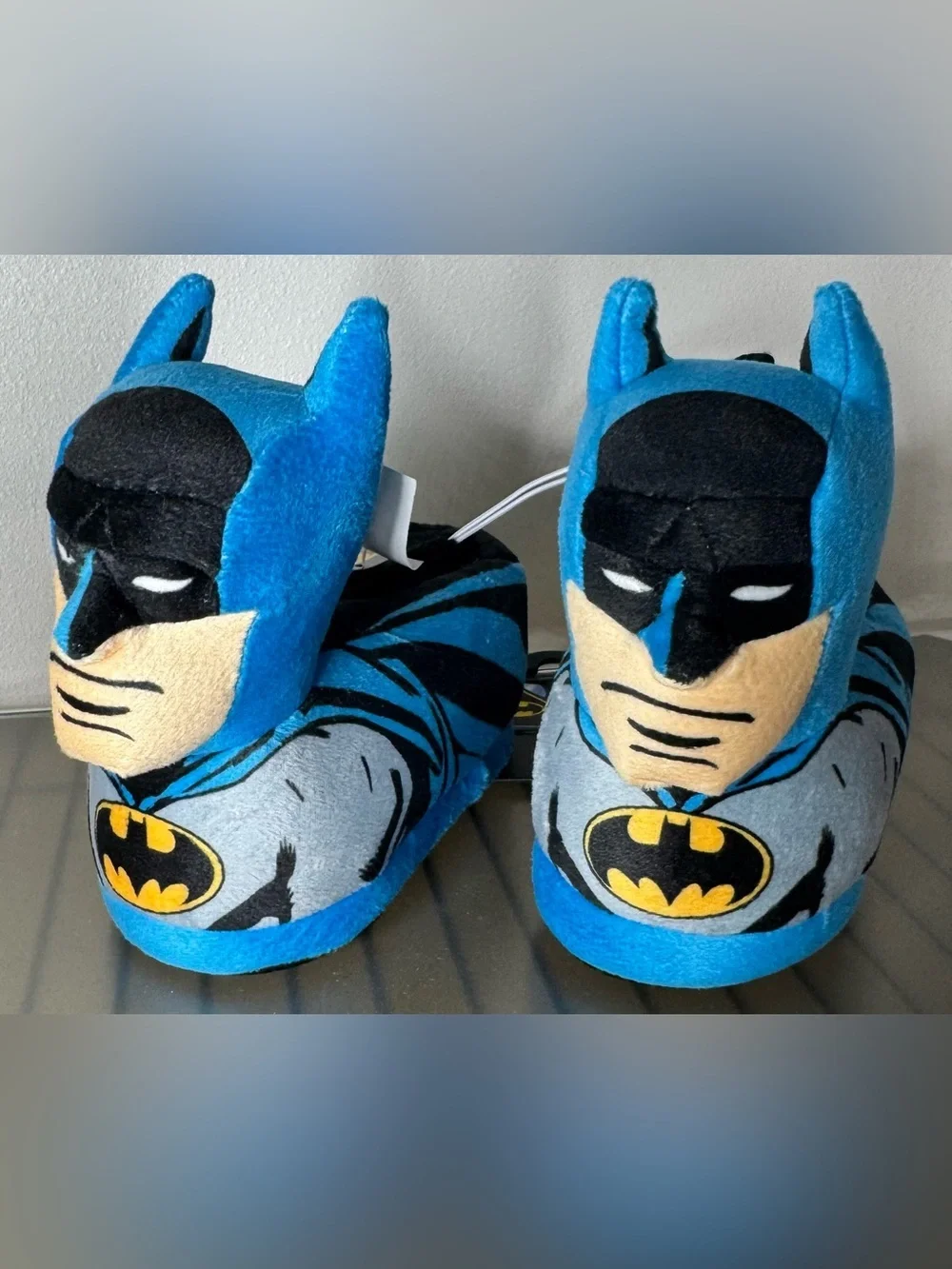DC Comics Black and Blue Batman Plush 3d head sock Slippers grip bottoms sz 5/6